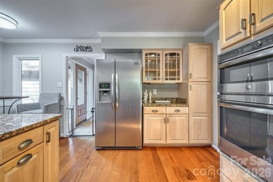 Welcome to this cozy home with amazing outdoor living options! on River Hills Country Club in South Carolina - for sale on GolfHomes.com, golf home, golf lot