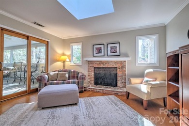 Welcome to this cozy home with amazing outdoor living options! on River Hills Country Club in South Carolina - for sale on GolfHomes.com, golf home, golf lot