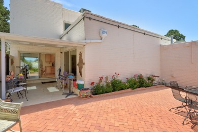 Beautifully updated corner-unit townhome in Villa Serena, within on The Canyon Club in New Mexico - for sale on GolfHomes.com, golf home, golf lot