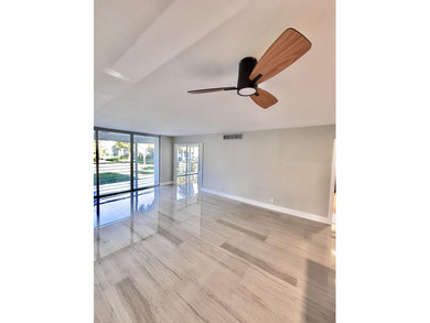 Impeccable 3BR/2BA corner unit in Palm-Aire! Completely on Palm-Aire Country Club and Resort - Palms in Florida - for sale on GolfHomes.com, golf home, golf lot