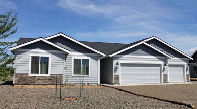 VALUE plus Views! LIKE NEW 3bd 2 bath & ready to move in. Solid on Council Mountain Golf Course in Idaho - for sale on GolfHomes.com, golf home, golf lot