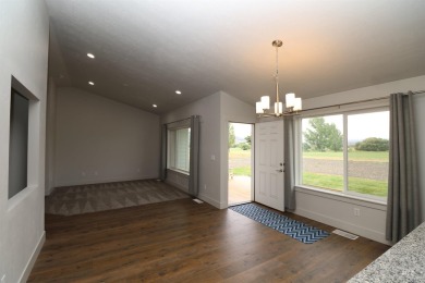 VALUE plus Views! LIKE NEW 3bd 2 bath & ready to move in. Solid on Council Mountain Golf Course in Idaho - for sale on GolfHomes.com, golf home, golf lot