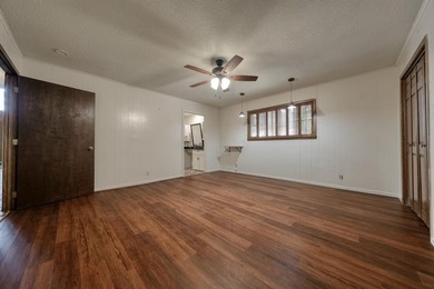 Discover a great WATERFRONT opportunity in the gated community on Hide-A-Way Lake Golf Course in Texas - for sale on GolfHomes.com, golf home, golf lot