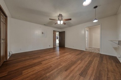 Discover a great WATERFRONT opportunity in the gated community on Hide-A-Way Lake Golf Course in Texas - for sale on GolfHomes.com, golf home, golf lot