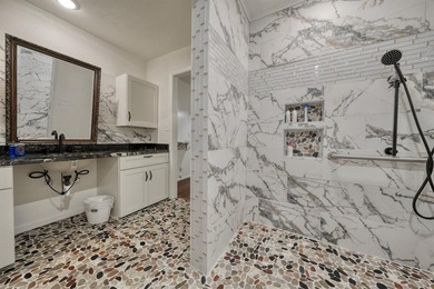 Discover a great WATERFRONT opportunity in the gated community on Hide-A-Way Lake Golf Course in Texas - for sale on GolfHomes.com, golf home, golf lot