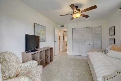THIS BEAUTIFULLY DECORATED 2 BEDROOM 2 BATH CORNER VILLA IS on Kings Point Golf - Executive in Florida - for sale on GolfHomes.com, golf home, golf lot