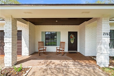 Welcome to this charming home on the 6th Fairway, in the sought on Rockport Country Club in Texas - for sale on GolfHomes.com, golf home, golf lot