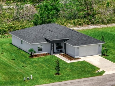 DEAL!!!! FURNISHED! This move-in ready, 2023 built home is on Sun n Lake Golf and Country Club in Florida - for sale on GolfHomes.com, golf home, golf lot