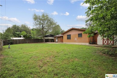 LET US HELP YOU WITH AN INTEREST RATE BUYDOWN! Brick home with 3 on Luling Golf Club in Texas - for sale on GolfHomes.com, golf home, golf lot