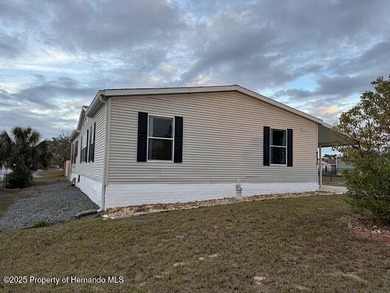 This 3 bedroom, 2 bathroom home is located in the desirable 55+ on Brookridge Country Club in Florida - for sale on GolfHomes.com, golf home, golf lot