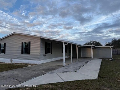 This 3 bedroom, 2 bathroom home is located in the desirable 55+ on Brookridge Country Club in Florida - for sale on GolfHomes.com, golf home, golf lot