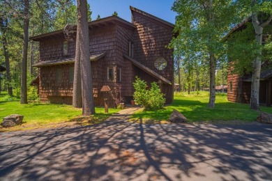 Welcome to 10% ownership in a beautifully updated Wildflower on Sunriver Woodlands Golf Course in Oregon - for sale on GolfHomes.com, golf home, golf lot
