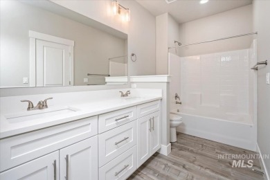 Step into comfort and convenience with this brand new custom on Hunters Point Golf Club in Idaho - for sale on GolfHomes.com, golf home, golf lot