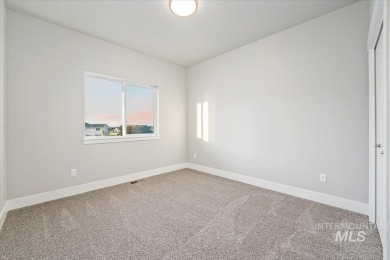 Step into comfort and convenience with this brand new custom on Hunters Point Golf Club in Idaho - for sale on GolfHomes.com, golf home, golf lot