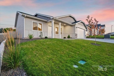 Step into comfort and convenience with this brand new custom on Hunters Point Golf Club in Idaho - for sale on GolfHomes.com, golf home, golf lot