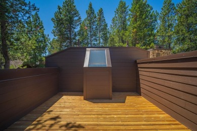 Welcome to 10% ownership in a beautifully updated Wildflower on Sunriver Woodlands Golf Course in Oregon - for sale on GolfHomes.com, golf home, golf lot