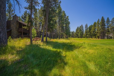 Welcome to 10% ownership in a beautifully updated Wildflower on Sunriver Woodlands Golf Course in Oregon - for sale on GolfHomes.com, golf home, golf lot