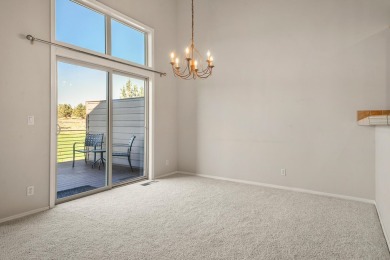 Stunning Forest Ridge Townhome on the Ridge Golf Course in Eagle on Eagle Crest Golf Resort - Ridge Course in Oregon - for sale on GolfHomes.com, golf home, golf lot