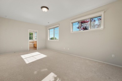 Stunning Forest Ridge Townhome on the Ridge Golf Course in Eagle on Eagle Crest Golf Resort - Ridge Course in Oregon - for sale on GolfHomes.com, golf home, golf lot