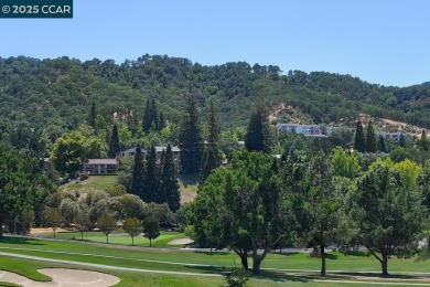 Beautifully updated 2-bedroom, 2-bath upper-unit Cascade in a on Rossmoor Golf Course in California - for sale on GolfHomes.com, golf home, golf lot
