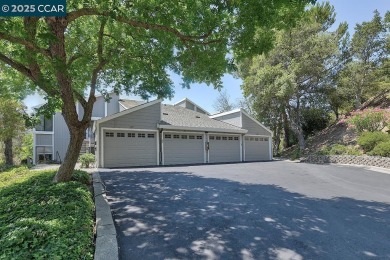 Beautifully updated 2-bedroom, 2-bath upper-unit Cascade in a on Rossmoor Golf Course in California - for sale on GolfHomes.com, golf home, golf lot