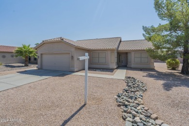 Excellent value for the this two bedroom with den. Split floor on Springfield Golf Resort in Arizona - for sale on GolfHomes.com, golf home, golf lot