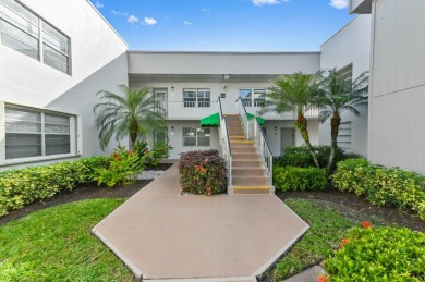 IMAGINE WAKING UP TO THIS STUNNING GOLF COURSE VIEW! This on Kings Point Golf -Flanders Way in Florida - for sale on GolfHomes.com, golf home, golf lot