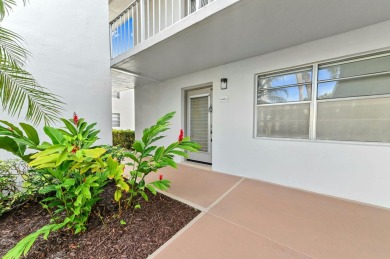 IMAGINE WAKING UP TO THIS STUNNING GOLF COURSE VIEW! This on Kings Point Golf -Flanders Way in Florida - for sale on GolfHomes.com, golf home, golf lot