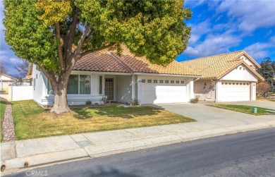 Welcome to this freshly repainted interior and exterior on Sun Lakes Country Club in California - for sale on GolfHomes.com, golf home, golf lot