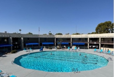 Welcome to this beautifully updated Gemini/Twin home in the on PalmBrook Country Club in Arizona - for sale on GolfHomes.com, golf home, golf lot