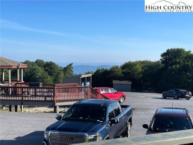 Prime central location, great price, long range view and Current on Beech Mountain Club in North Carolina - for sale on GolfHomes.com, golf home, golf lot