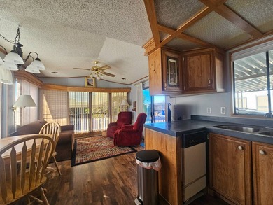 Big Bang for the Buck! This charming 1 bedroom, 1.25 bathroom on Viewpoint Golf Resort in Arizona - for sale on GolfHomes.com, golf home, golf lot