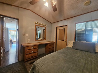 Big Bang for the Buck! This charming 1 bedroom, 1.25 bathroom on Viewpoint Golf Resort in Arizona - for sale on GolfHomes.com, golf home, golf lot