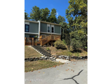 Nice home in the heart of the Smokies. Private End Unit. Great on Laurel Valley Golf Course in Tennessee - for sale on GolfHomes.com, golf home, golf lot