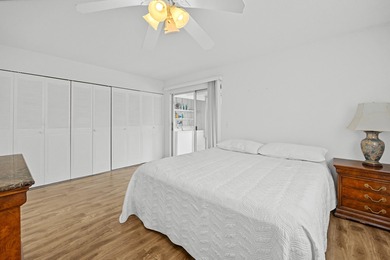 Enjoy comfort and convenience in this well-maintained 1 bed, 1 on Kings Point Golf - Executive in Florida - for sale on GolfHomes.com, golf home, golf lot