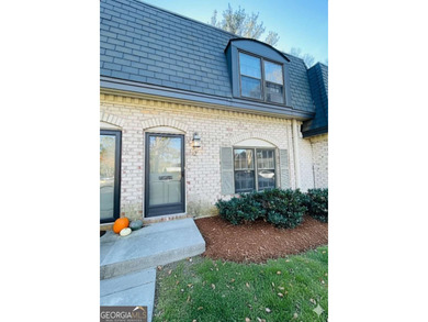 NEWLY RENOVATED TOWNHOUSE - A MUST SEE! Step into this inviting on Cross Creek Golf Course in Georgia - for sale on GolfHomes.com, golf home, golf lot