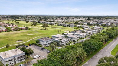 Enjoy comfort and convenience in this well-maintained 1 bed, 1 on Kings Point Golf - Executive in Florida - for sale on GolfHomes.com, golf home, golf lot