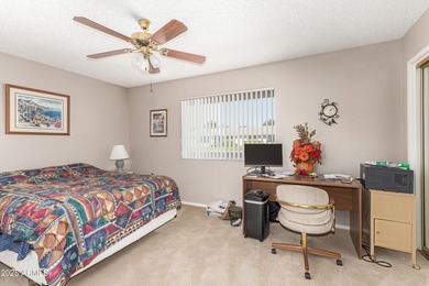 Perfect cozy end-unit home located in Sun City, just minutes on PalmBrook Country Club in Arizona - for sale on GolfHomes.com, golf home, golf lot