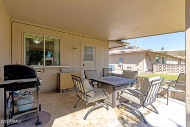 Perfect cozy end-unit home located in Sun City, just minutes on PalmBrook Country Club in Arizona - for sale on GolfHomes.com, golf home, golf lot