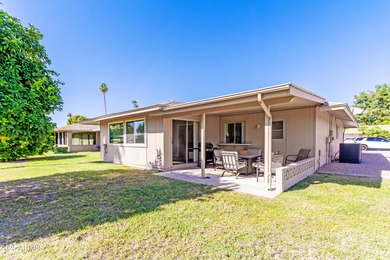 Perfect cozy end-unit home located in Sun City, just minutes on PalmBrook Country Club in Arizona - for sale on GolfHomes.com, golf home, golf lot