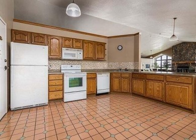 Discover a beautifully maintained condo located in one of on Thousand Hills Golf Resort in Missouri - for sale on GolfHomes.com, golf home, golf lot