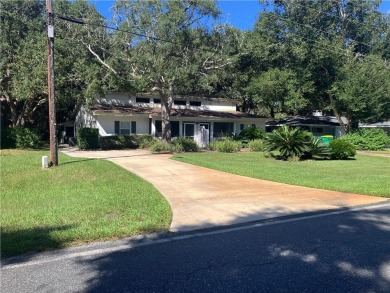 Over 1500 sq feet in this 1/2 duplex offering open concept on Jekyll Island Golf Club in Georgia - for sale on GolfHomes.com, golf home, golf lot