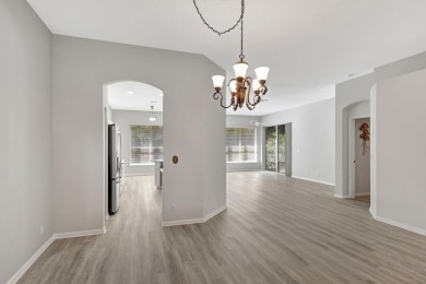 Move in ready 2 bedroom, bedroom 3 is  den/office 2 bath villa on Aberdeen Golf and Country Club in Florida - for sale on GolfHomes.com, golf home, golf lot