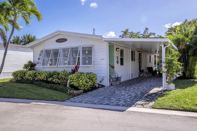 The most adorable place to call ''vacation home''! Walk in the on Jupiter Dunes Golf Course in Florida - for sale on GolfHomes.com, golf home, golf lot