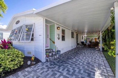 The most adorable place to call ''vacation home''! Walk in the on Jupiter Dunes Golf Course in Florida - for sale on GolfHomes.com, golf home, golf lot