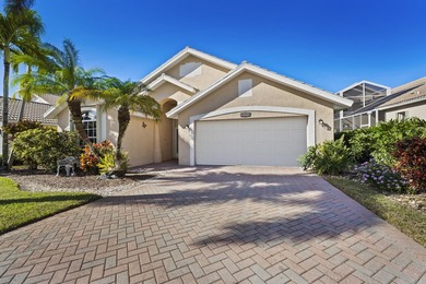 *MOTIVATED SELLER* Live the Florida lifestyle in this inviting on Hobe Sound Golf Club in Florida - for sale on GolfHomes.com, golf home, golf lot