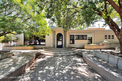 Custom California Continental 4/5.2/3 plus basement located in on LakeRidge Country Club in Texas - for sale on GolfHomes.com, golf home, golf lot