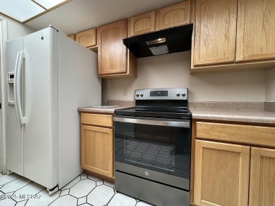 Spacious 2 bedroom / 2 bathroom Townhome in highly desirable on Dorado Country Club in Arizona - for sale on GolfHomes.com, golf home, golf lot