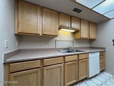 Spacious 2 bedroom / 2 bathroom Townhome in highly desirable on Dorado Country Club in Arizona - for sale on GolfHomes.com, golf home, golf lot