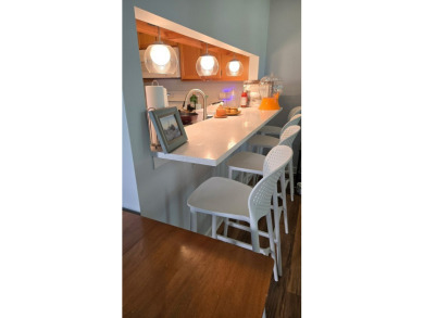 Welcome to this bright and inviting 2-bedroom, 2-bath condo in on Fox Run Golf Links in Illinois - for sale on GolfHomes.com, golf home, golf lot